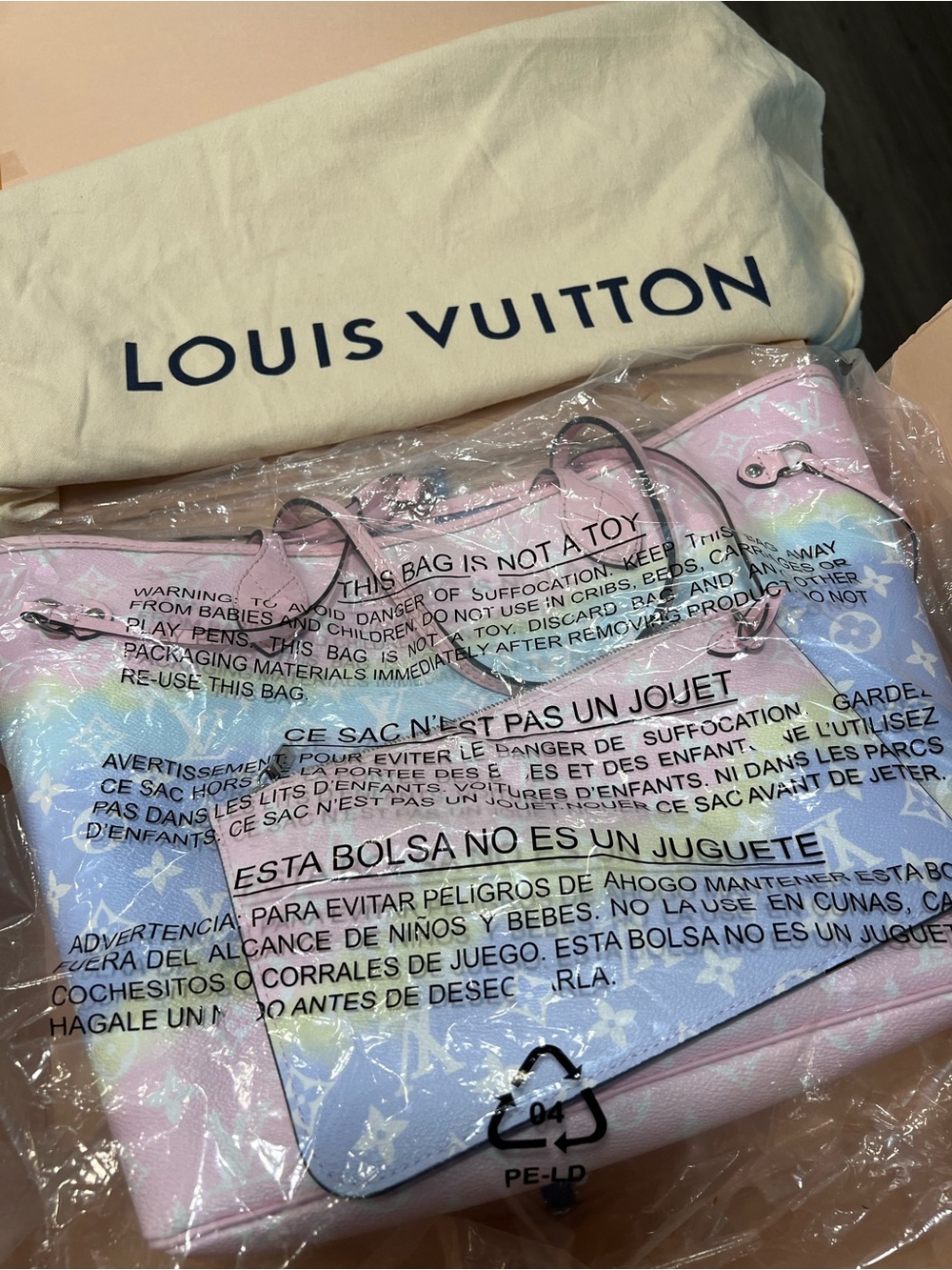 Authentic Louis Vuitton Pastel Gradient Monogram Neverful MM Tote Iconic - Picture 9 of 16
